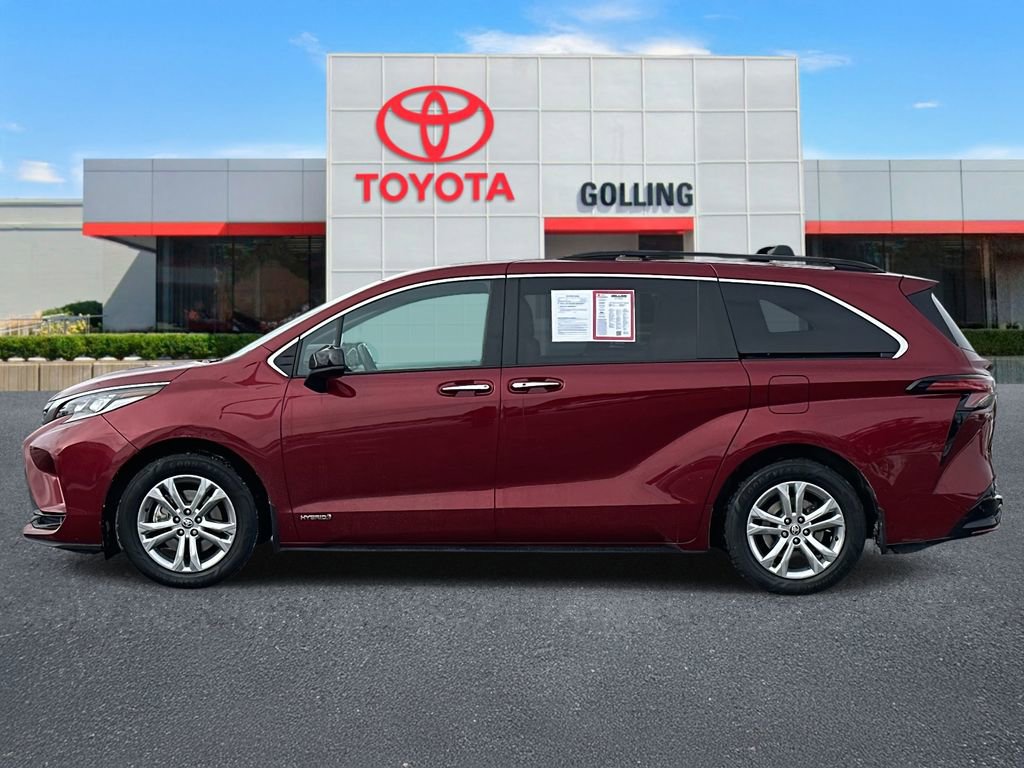 Certified 2021 Toyota Sienna XSE image 2