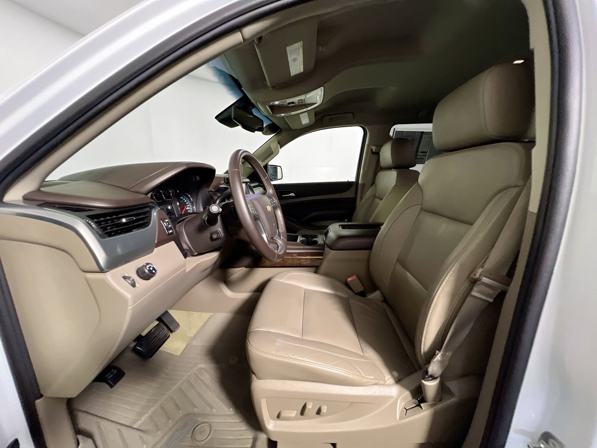 Used 2016 Chevrolet Tahoe LT w/ Luxury Package RWD image 14