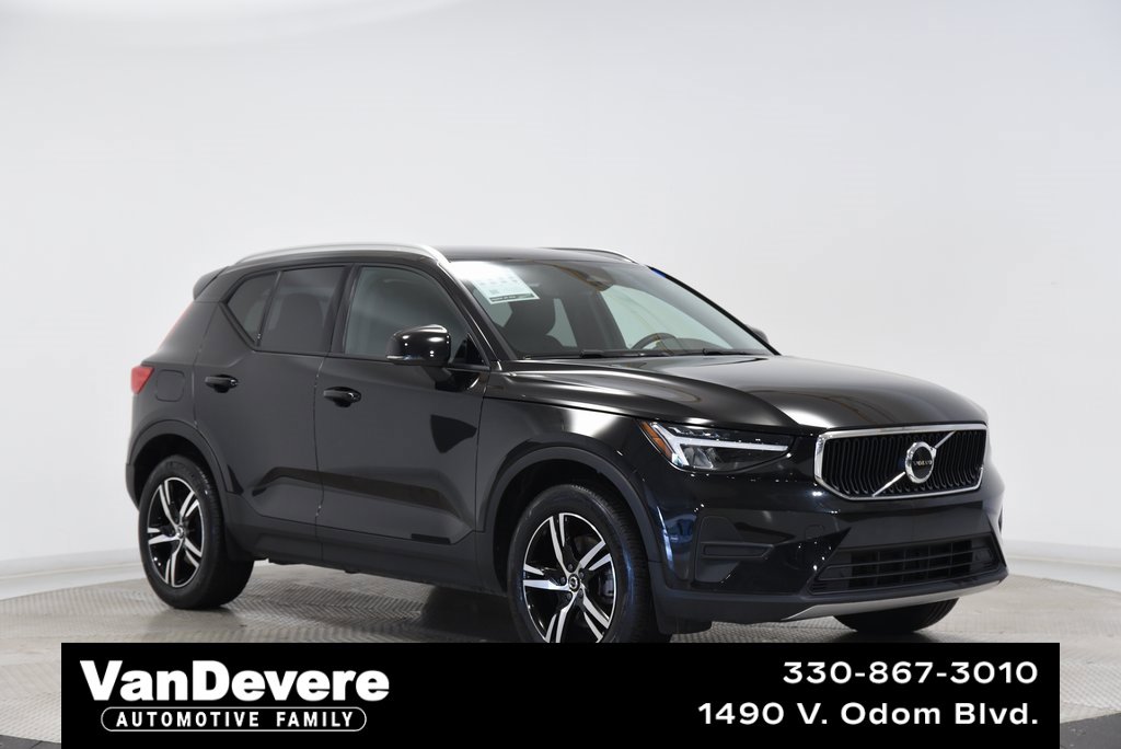 Used 2023 Volvo XC40 B5 Core