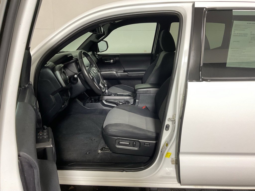 Used 2020 Toyota Tacoma TRD Off-Road image 17