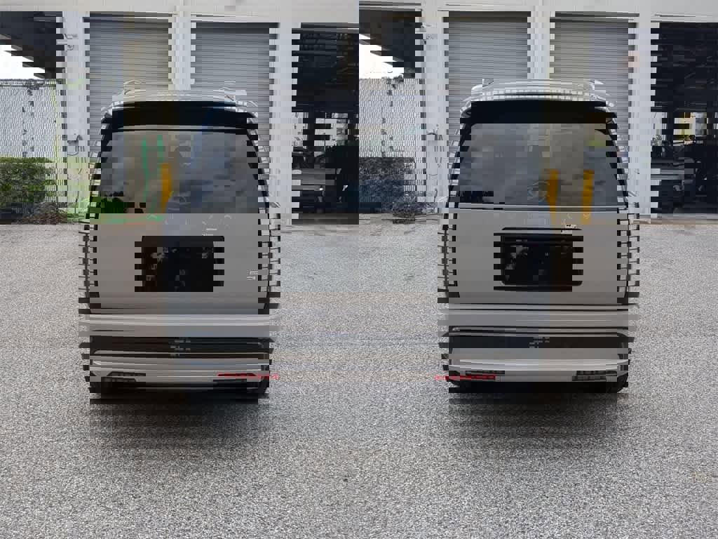 New 2026 Hyundai Ioniq 9 SEL image 5