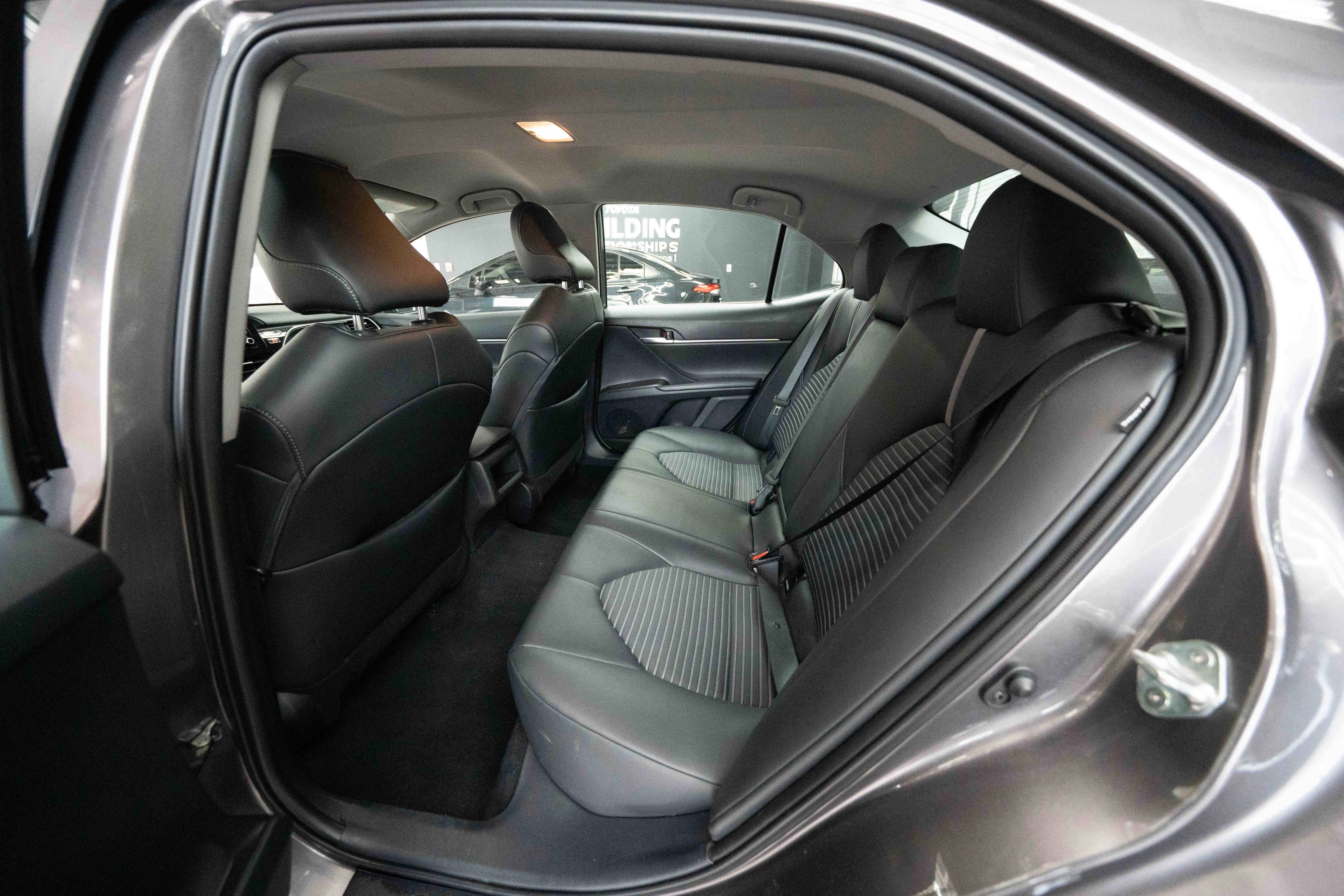 Used 2024 Toyota Camry SE image 23