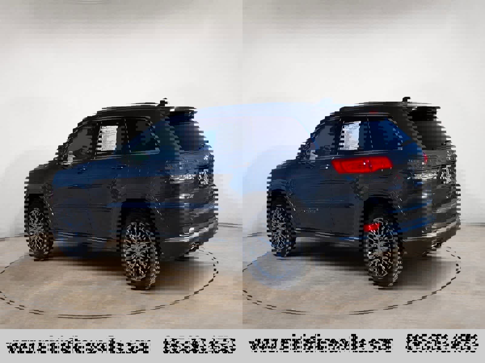 Used 2017 Jeep Grand Cherokee Summit w/ Platinum Series Group image 5