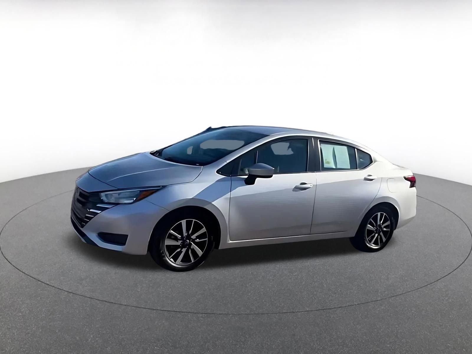 Used 2025 Nissan Versa SV image 8