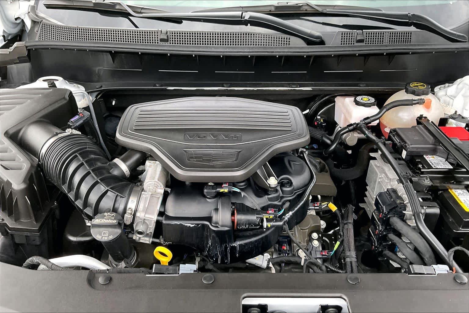 Certified 2025 Cadillac XT6 Premium Luxury FWD image 32