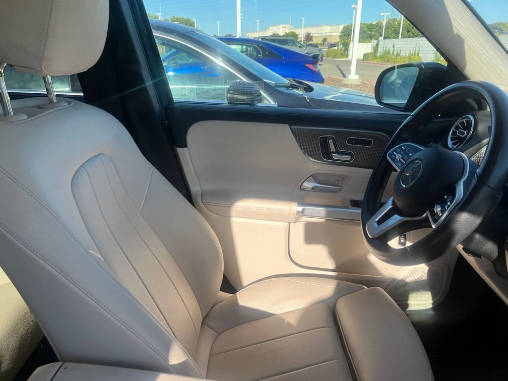 Used 2021 Mercedes-Benz GLB 250 4MATIC image 7
