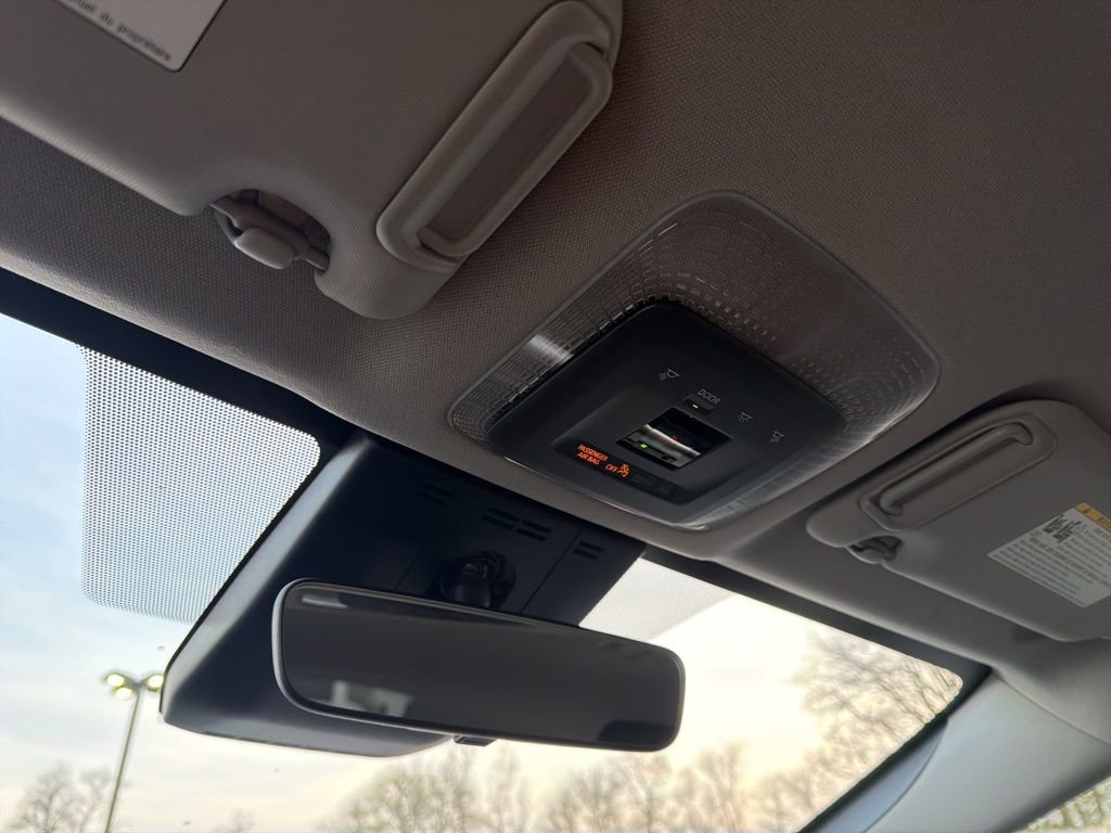 Used 2024 Toyota Prius LE AWD/4WD image 23