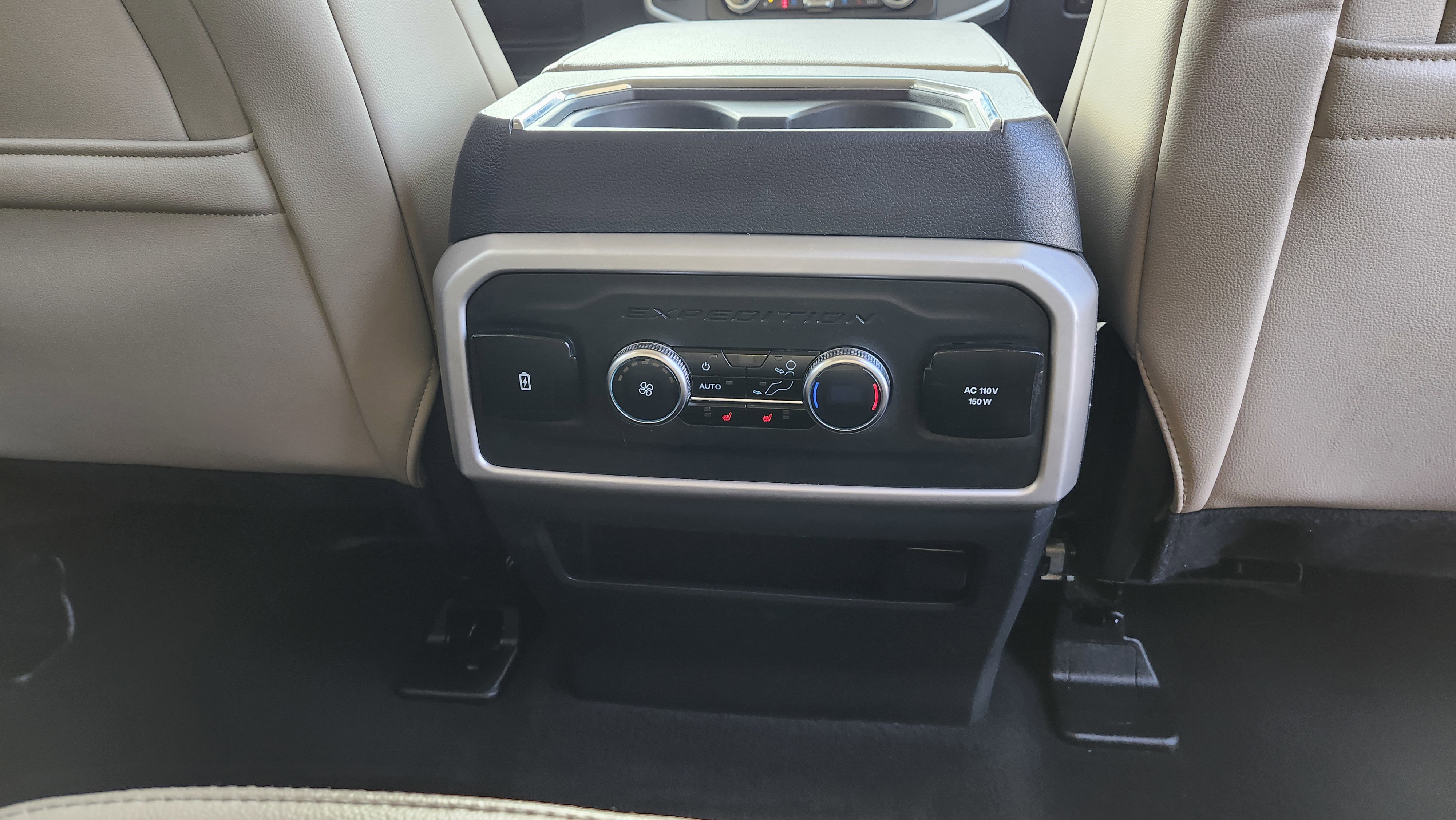 Used 2024 Ford Expedition Limited image 24