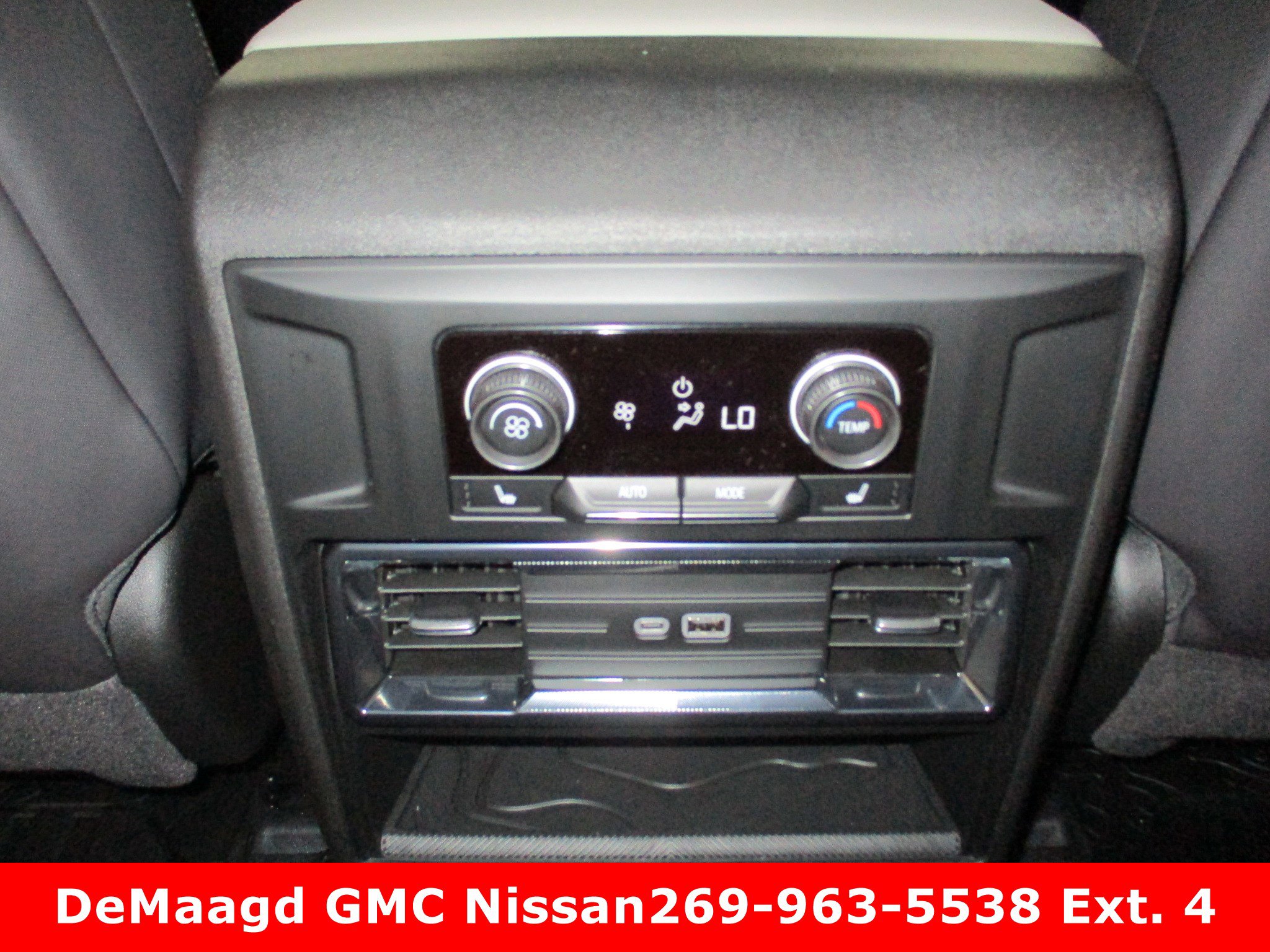 New 2026 GMC Hummer EV 4x4 Crew Cab w/ LPO, Dark Essentials Package image 32