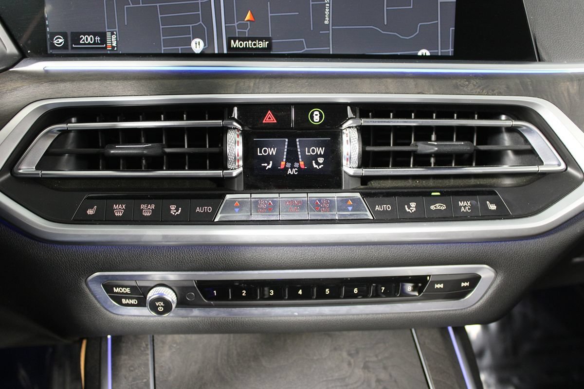 Used 2022 BMW X7 xDrive40i w/ M Sport Package AWD/4WD image 15