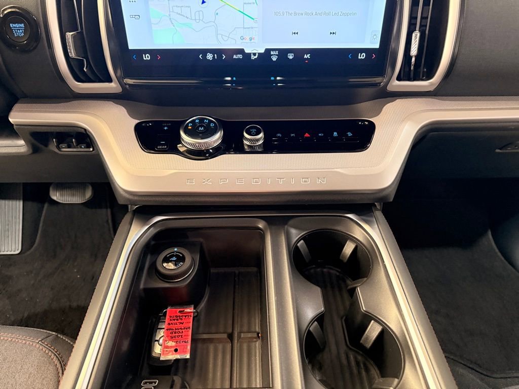 Used 2025 Ford Expedition Active image 23