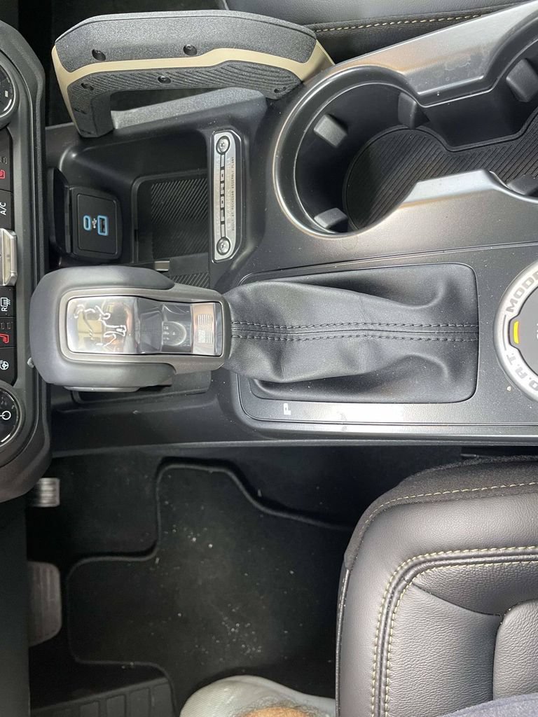 New 2025 Ford Bronco Badlands w/ Sasquatch Package AWD/4WD image 17