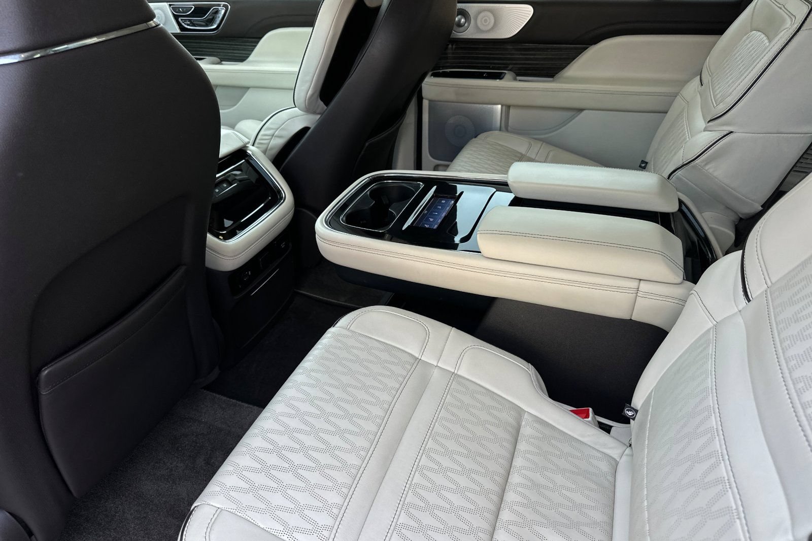 Certified 2023 Lincoln Navigator L Black Label AWD/4WD image 11