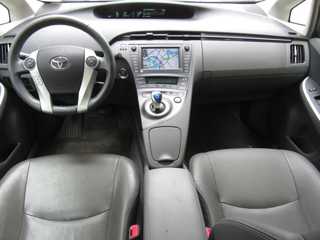 Used 2010 Toyota Prius Four w/ Solar Roof Pkg FWD image 29