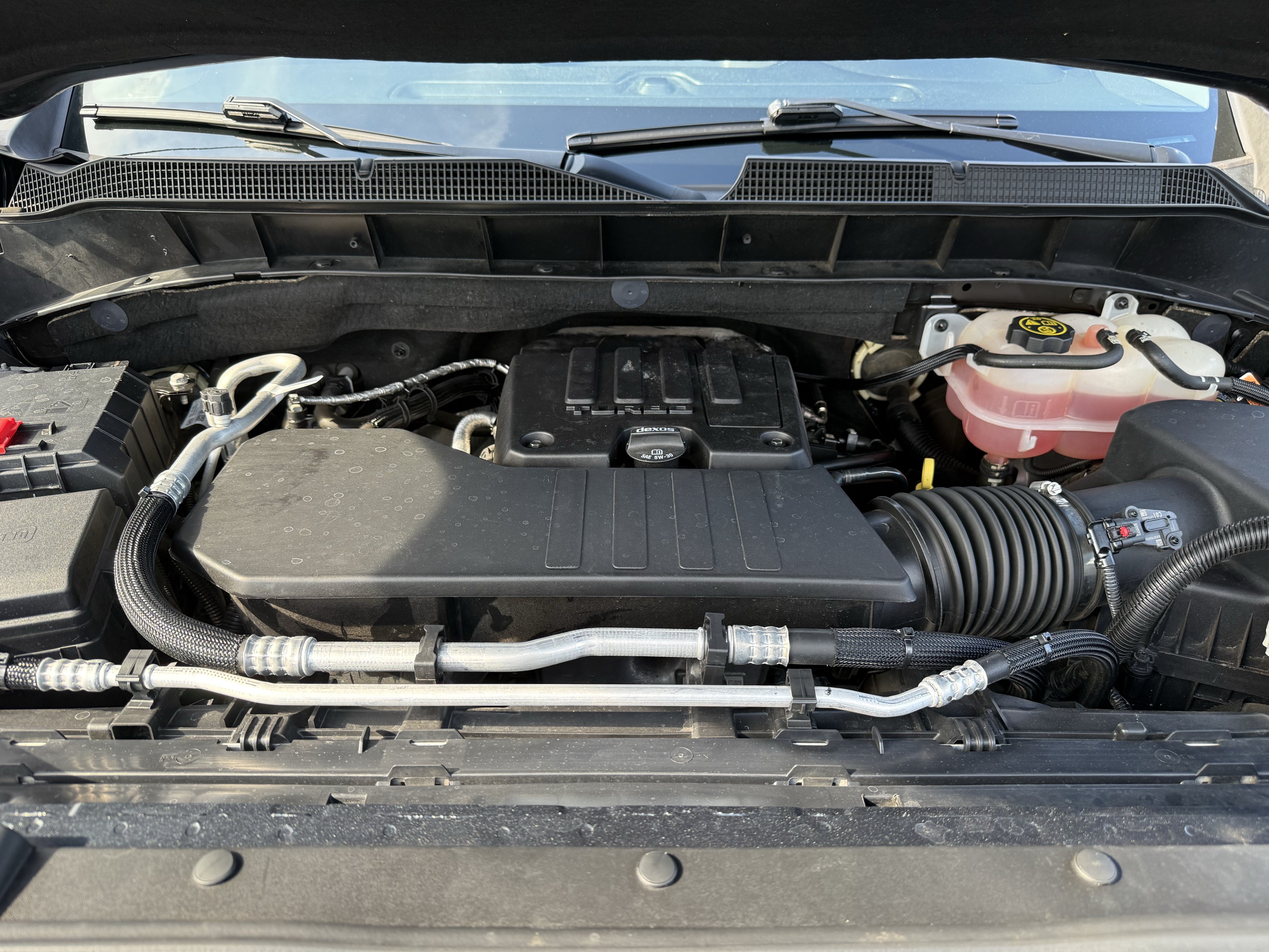 Used 2022 Chevrolet Silverado 1500 LT AWD/4WD image 35