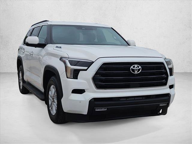 Used 2025 Toyota Sequoia SR5 AWD/4WD video 3
