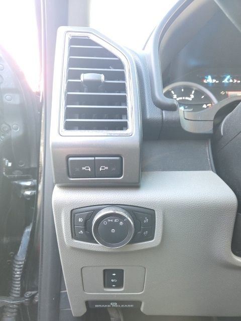 Used 2017 Ford F250 XLT w/ XLT Premium Package image 25