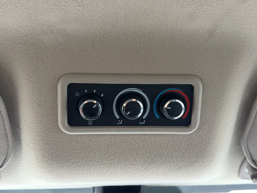 Used 2025 Chevrolet Express 3500 LT w/ LT Preferred Equipment Group RWD image 17