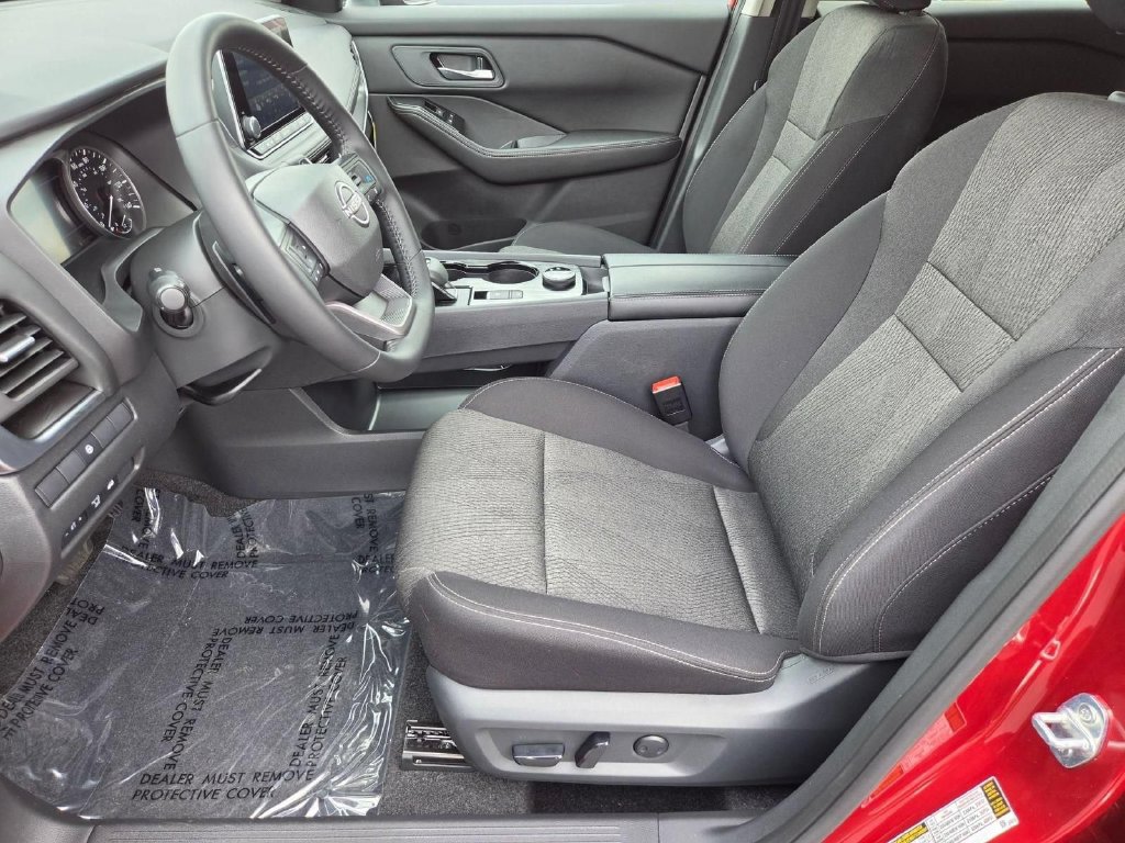 Used 2026 Nissan Rogue SV AWD/4WD image 14