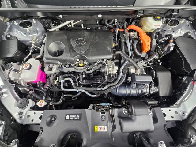 Used 2022 Toyota RAV4 LE AWD/4WD image 9