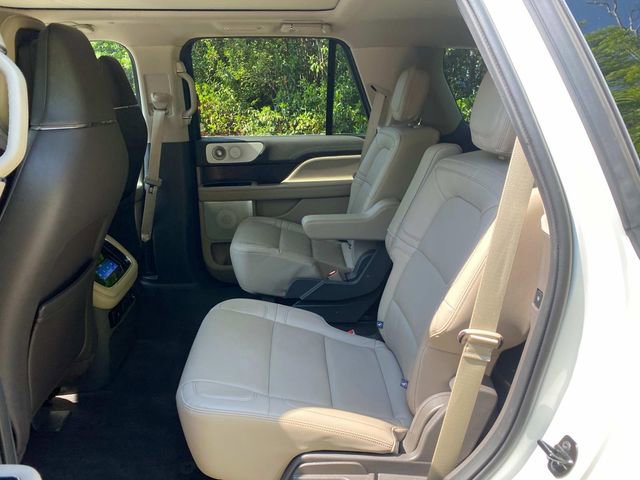Used 2024 Lincoln Navigator Reserve AWD/4WD image 9