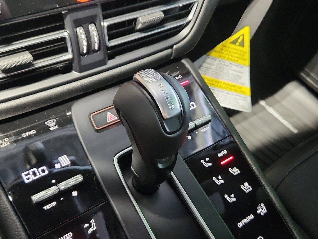 New 2026 Porsche Macan AWD/4WD image 15
