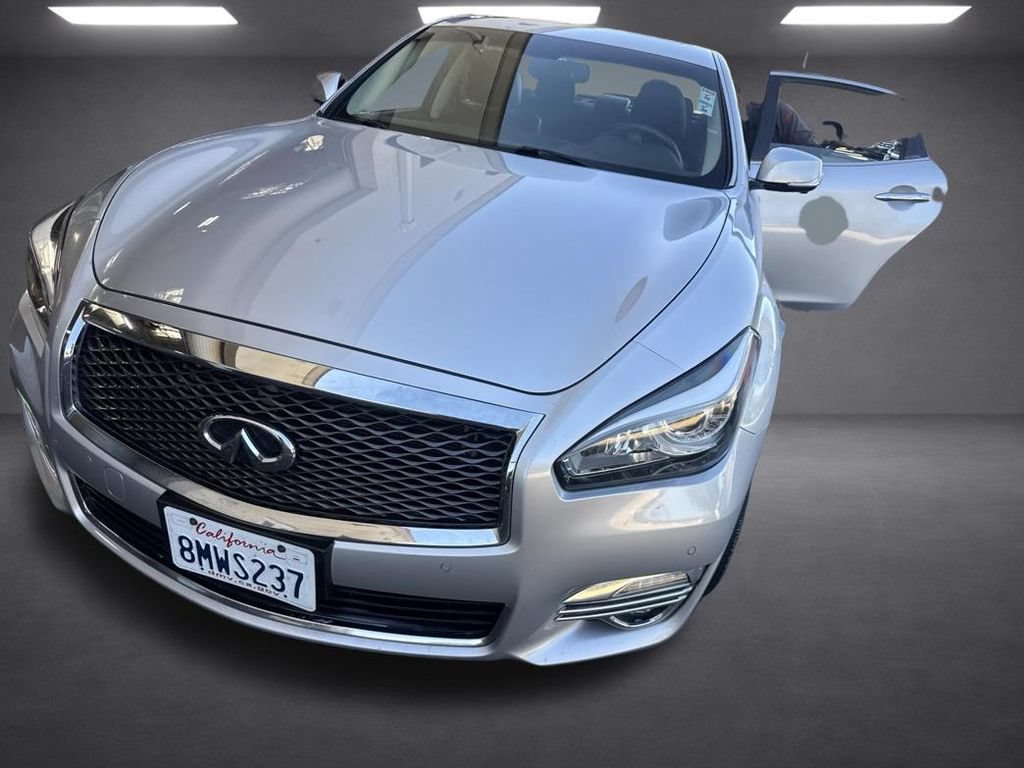 Used 2019 INFINITI Q70 Luxe AWD/4WD image 5