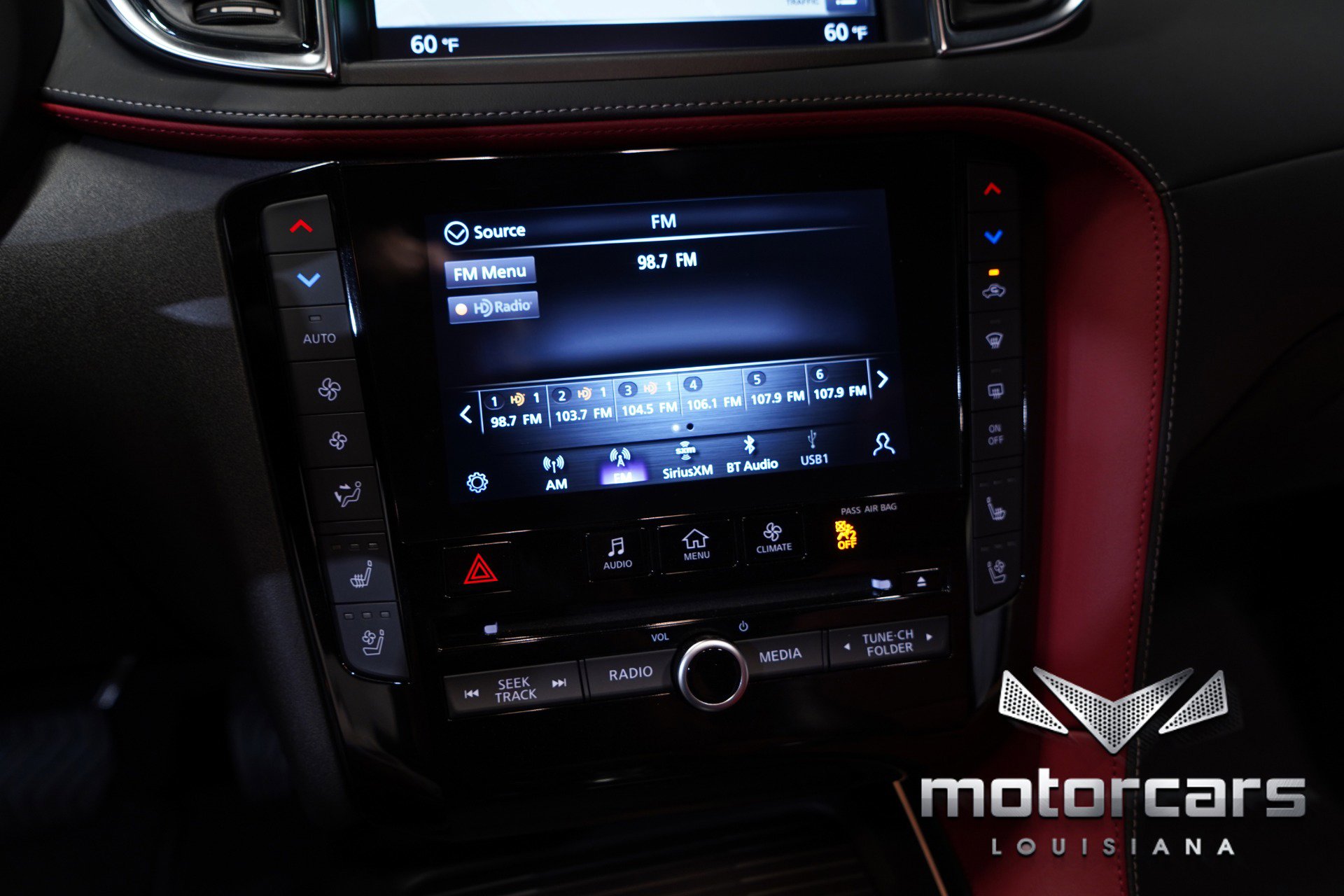 Used 2023 INFINITI QX55 Sensory image 40