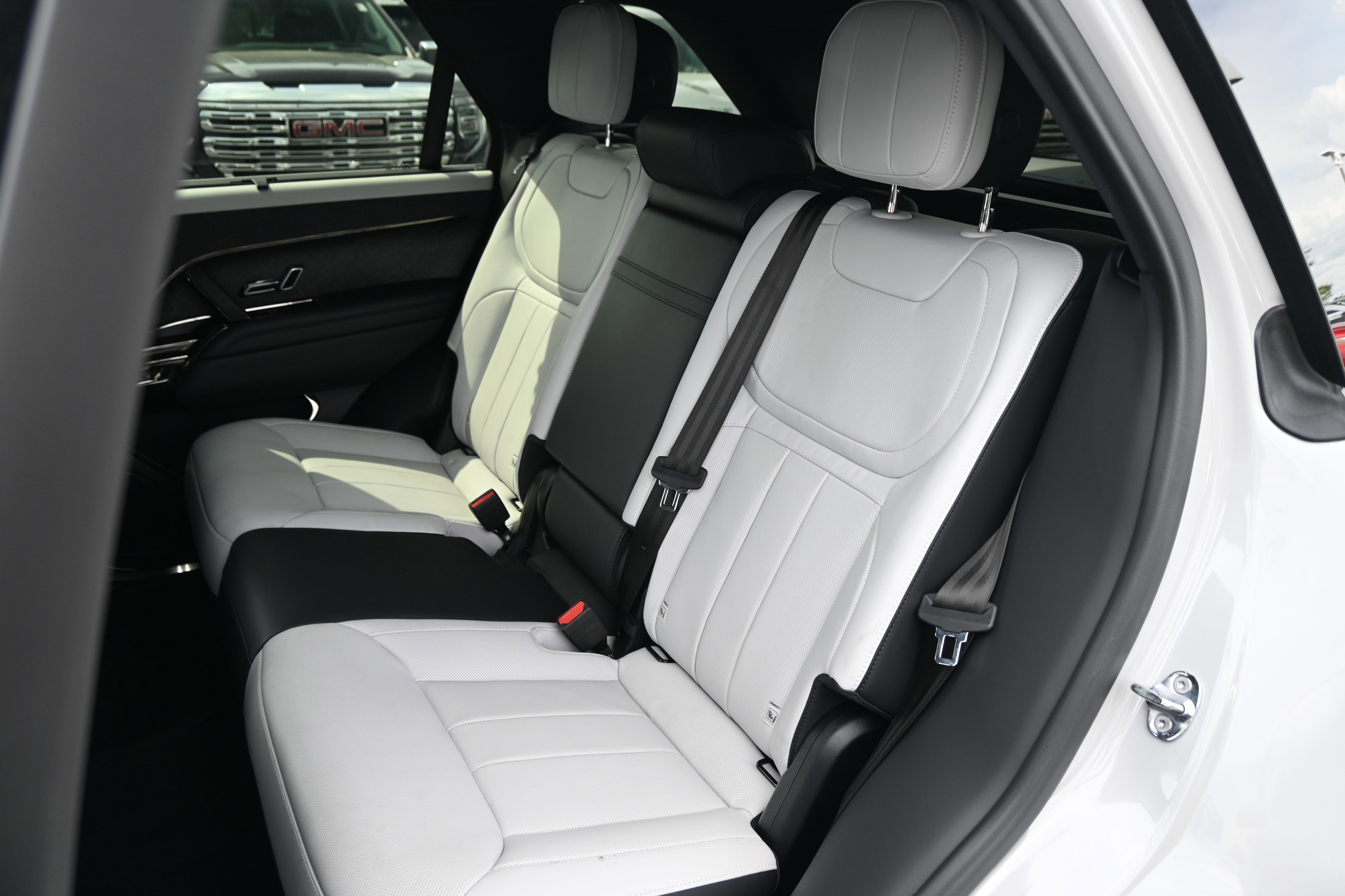 Used 2025 Land Rover Range Rover Sport Dynamic SE image 12