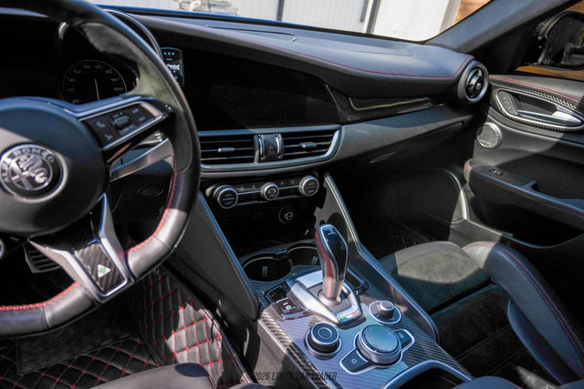 Used 2020 Alfa Romeo Giulia Quadrifoglio w/ Nero Edizione image 20