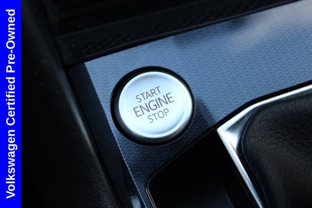 Used 2025 Volkswagen Taos SE w/ Panoramic Sunroof Package image 32