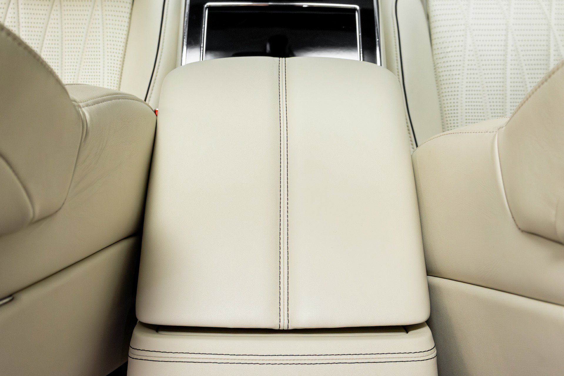 Used 2021 Bentley Flying Spur W12 image 33