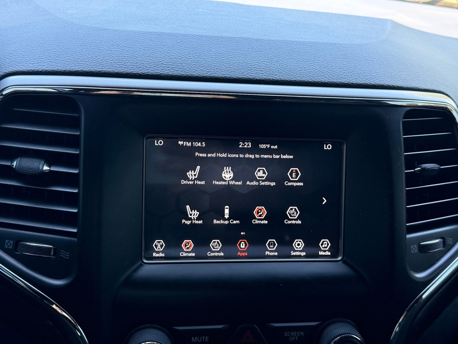 Used 2020 Jeep Grand Cherokee Laredo RWD image 22