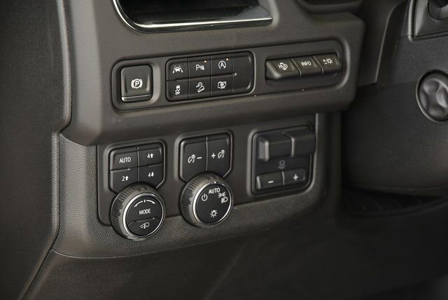 Used 2024 Chevrolet Suburban High Country AWD/4WD image 15