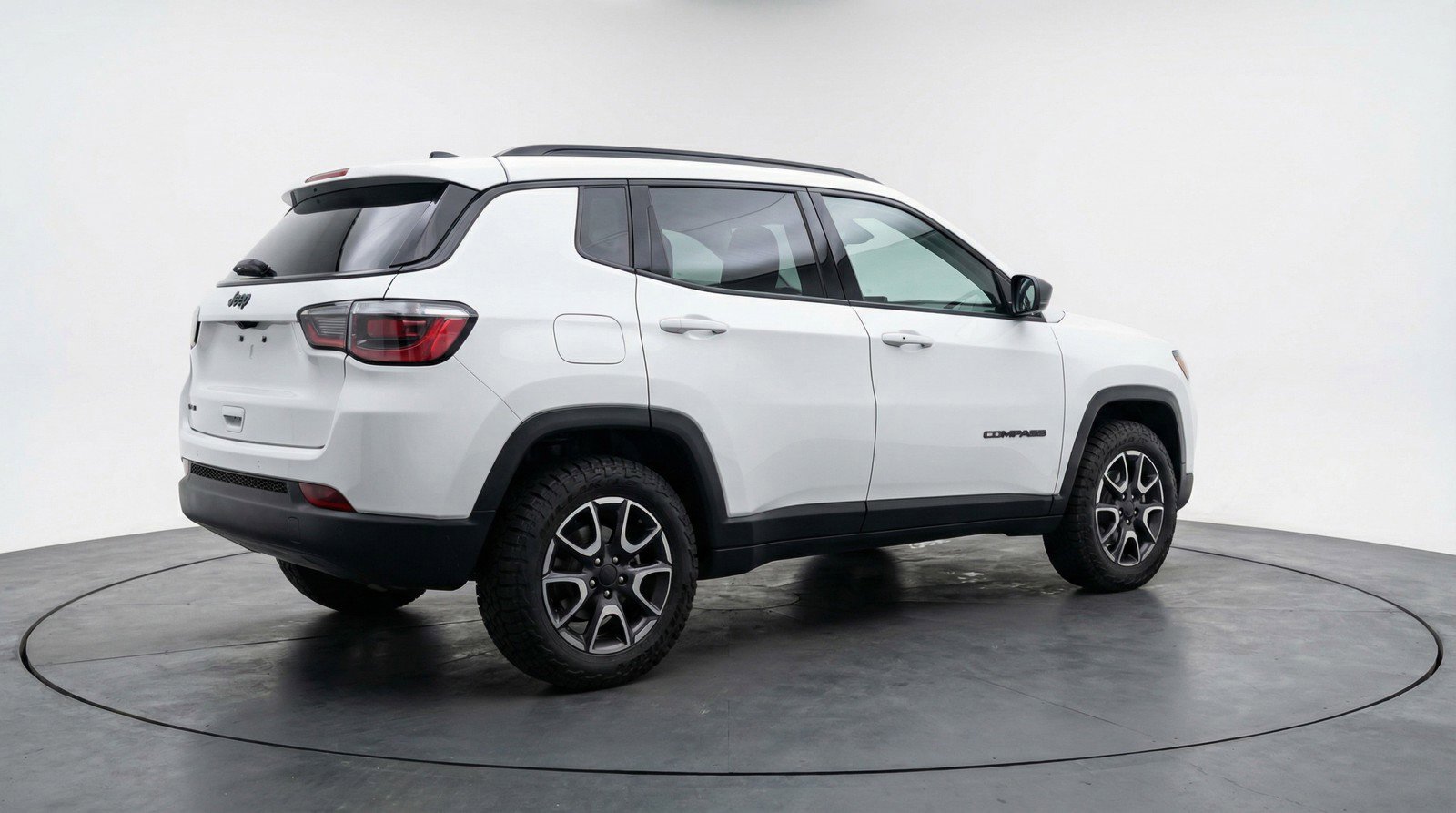 Used 2025 Jeep Compass Trailhawk AWD/4WD image 9