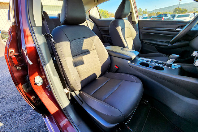 Used 2025 Nissan Altima 2.5 SV AWD/4WD image 27