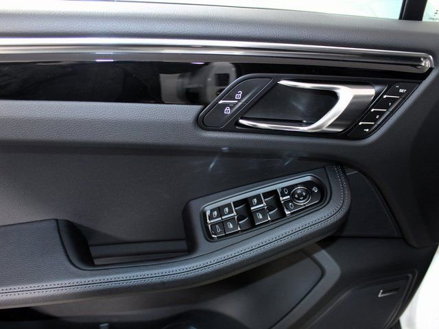 New 2026 Porsche Macan image 19