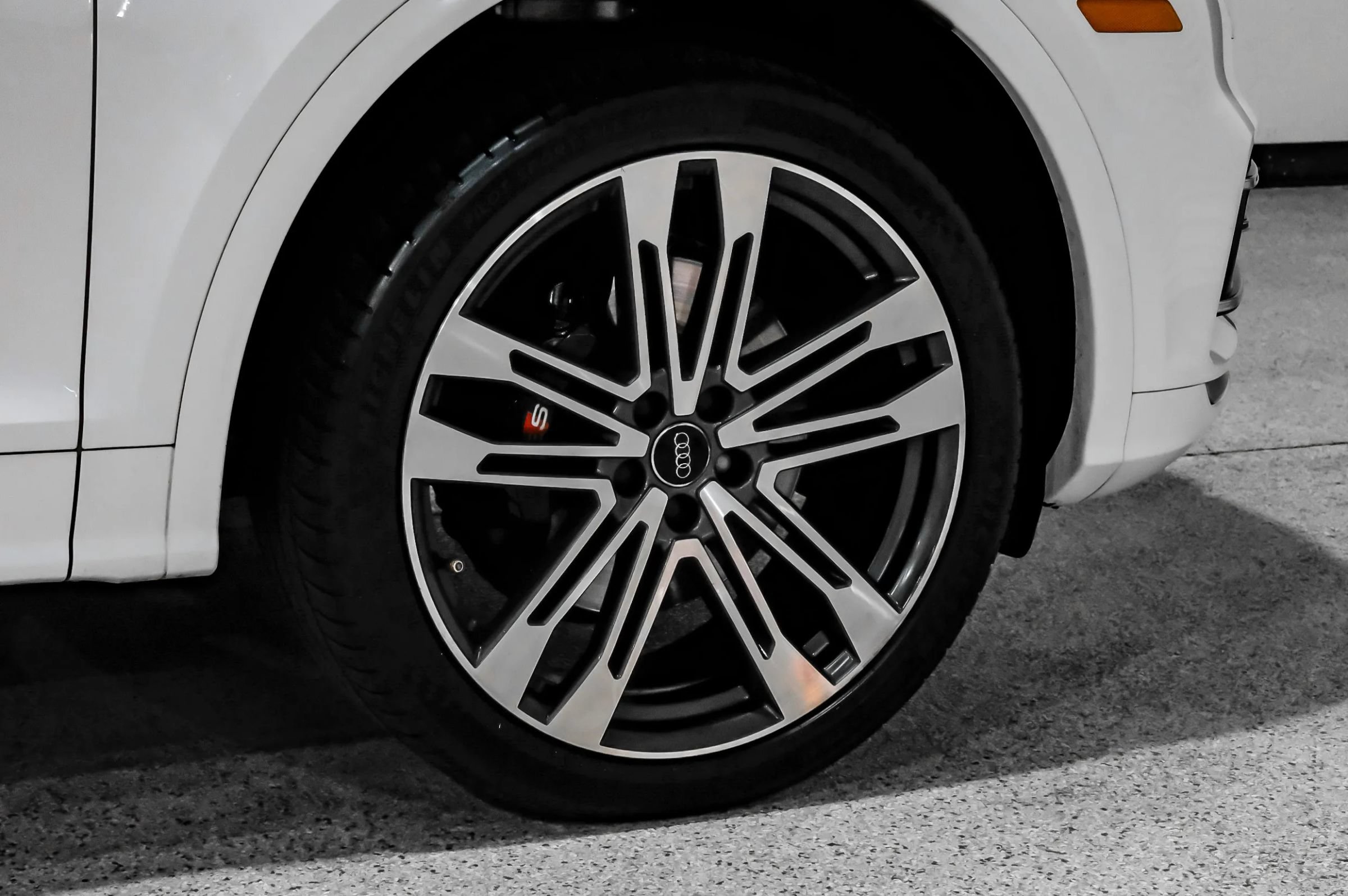 Used 2018 Audi SQ5 Prestige w/ Prestige Package AWD/4WD image 70