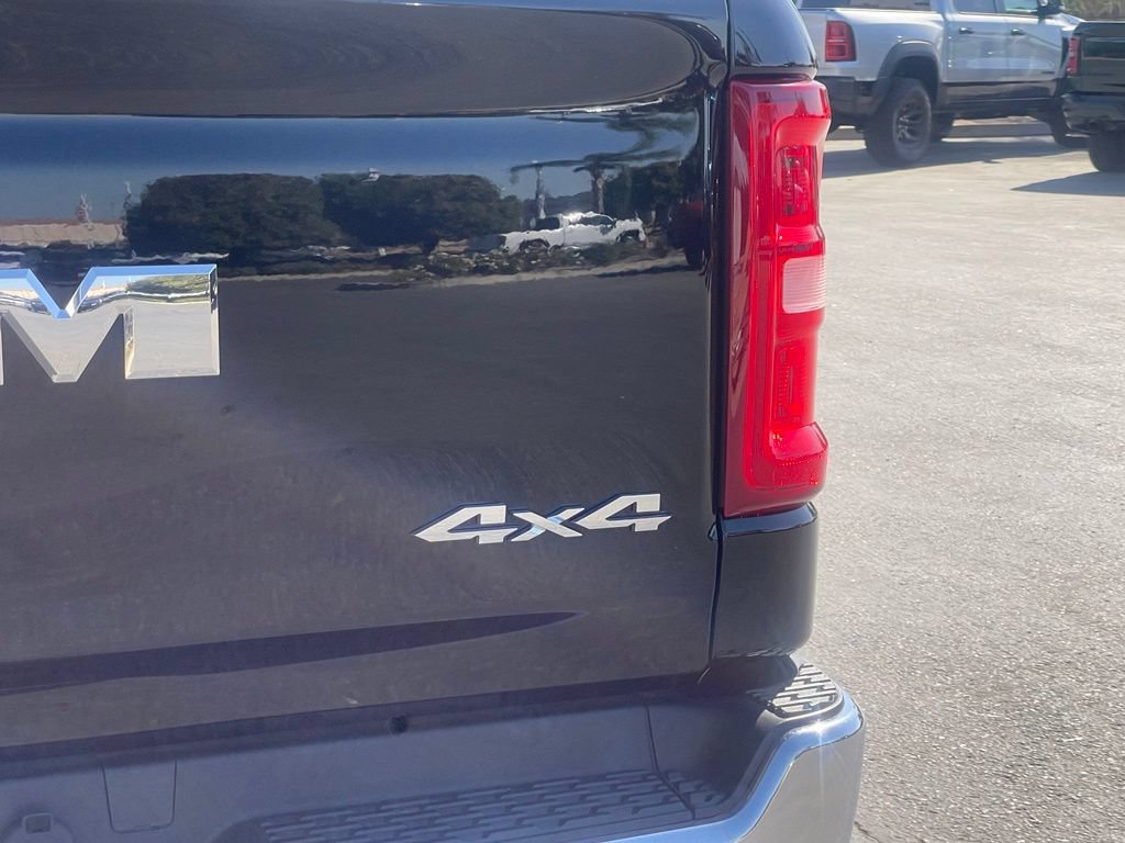 Used 2025 RAM 1500 Big Horn AWD/4WD image 7