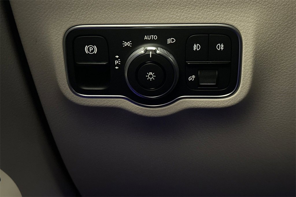 Certified 2025 Mercedes-Benz GLA 250 image 36