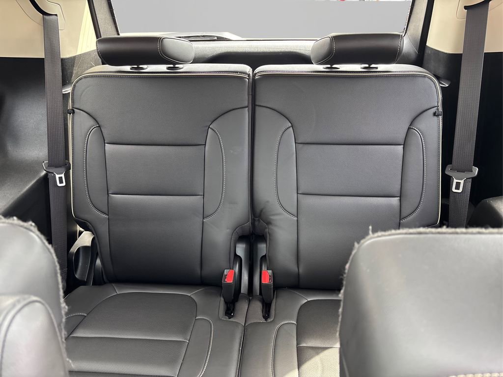 Used 2023 GMC Acadia Denali w/ Denali Technology Package image 41