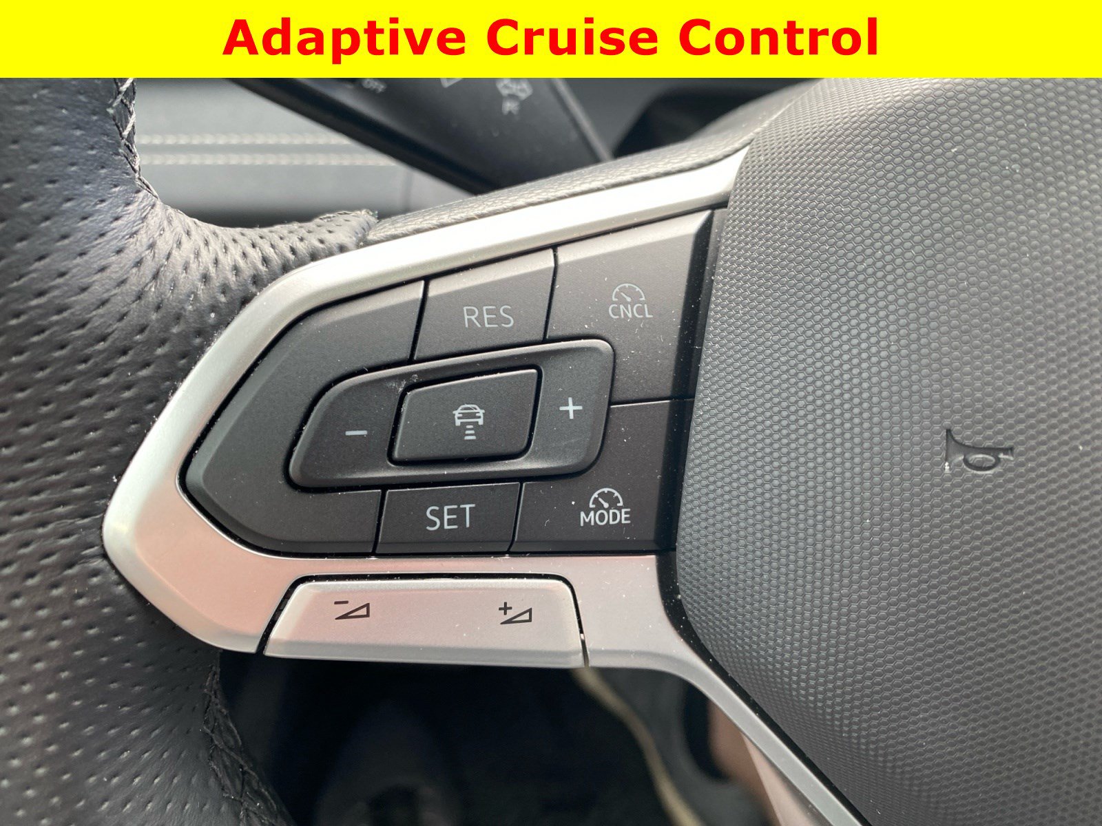 New 2026 Volkswagen Tiguan SE R-Line FWD image 20