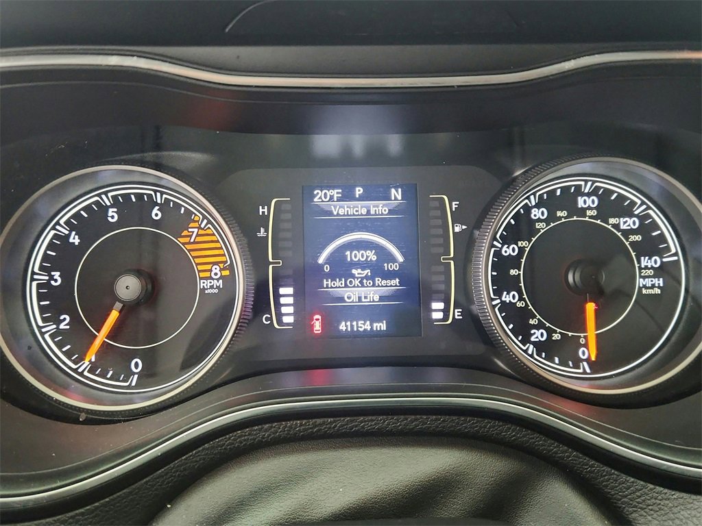 Used 2019 Jeep Cherokee Latitude Plus image 13