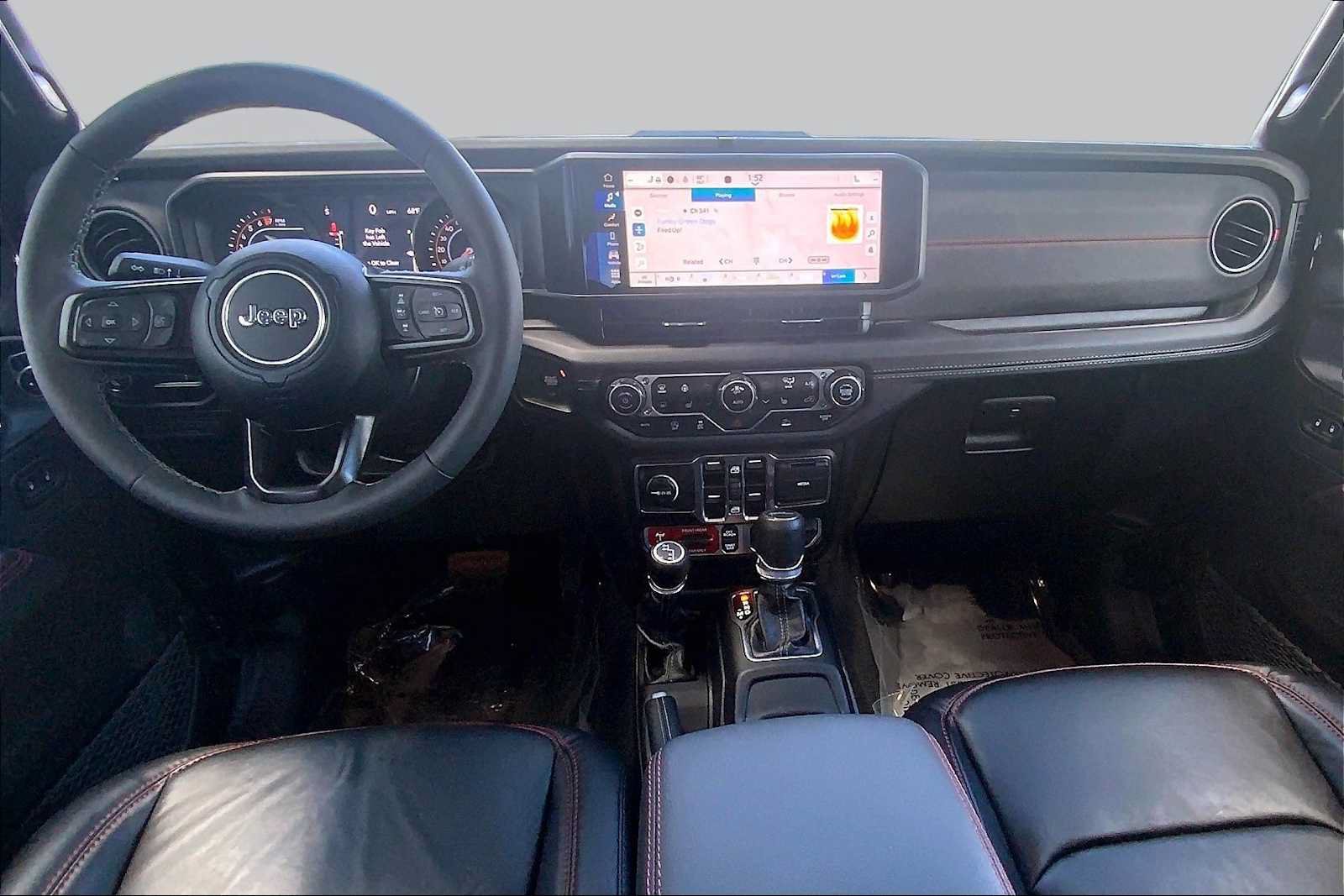 Used 2025 Jeep Gladiator Rubicon w/ Convenience Group AWD/4WD image 16