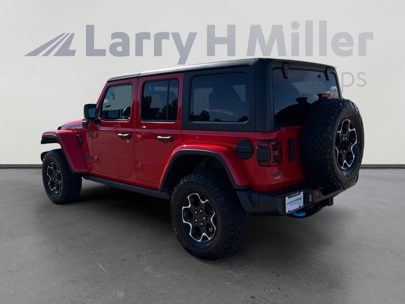 Used 2023 Jeep Wrangler Unlimited Rubicon 4xe w/ Cold Weather Group image 4