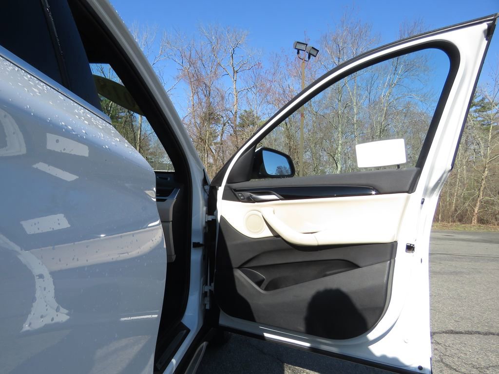 Used 2018 BMW X1 xDrive28i image 12