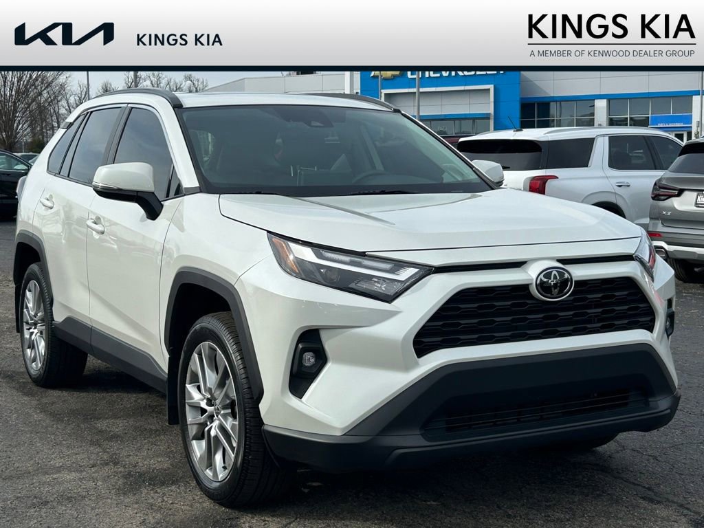 Used 2022 Toyota RAV4 XLE Premium image 1