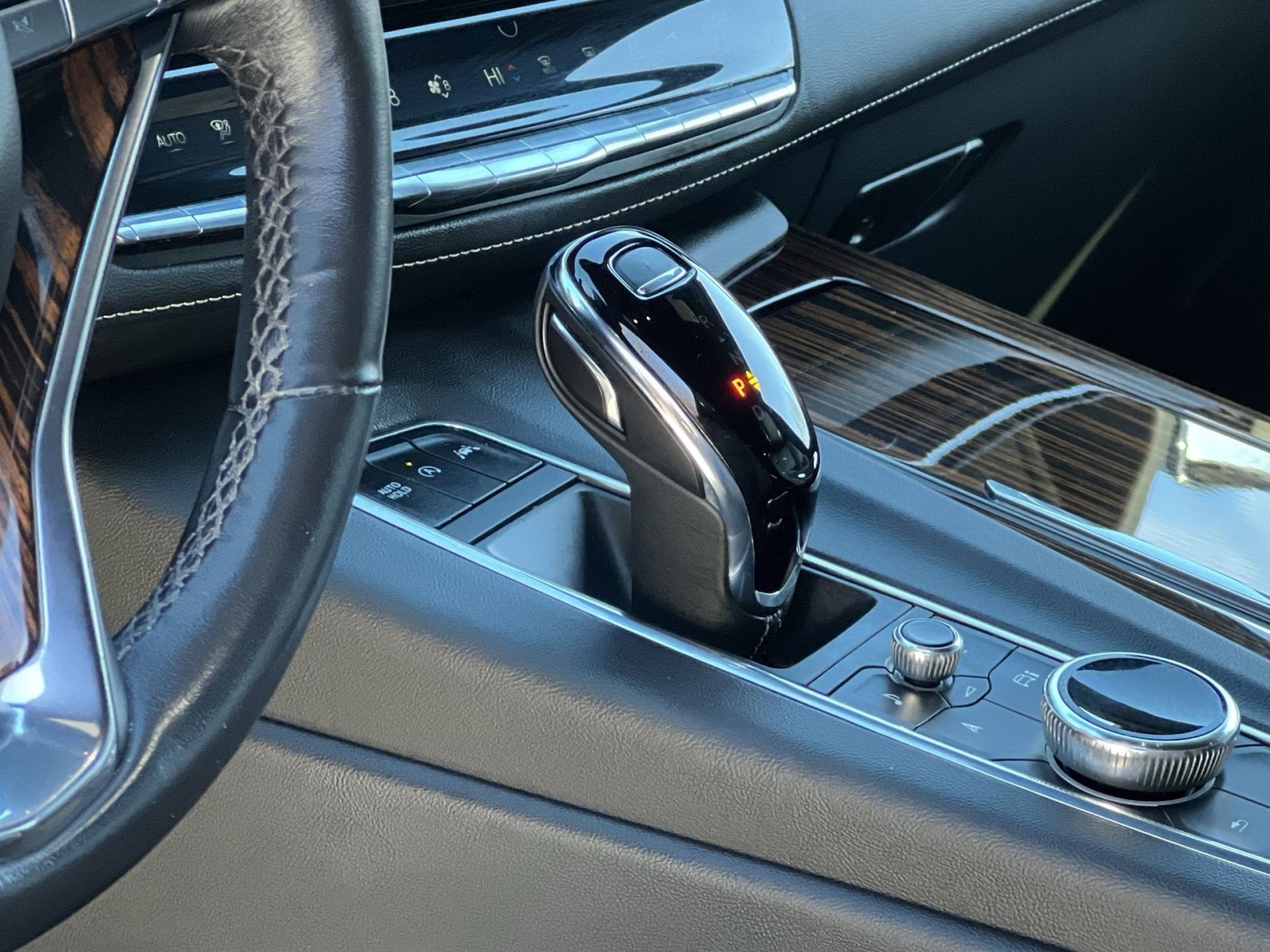 Used 2023 Cadillac Escalade ESV Premium Luxury image 20