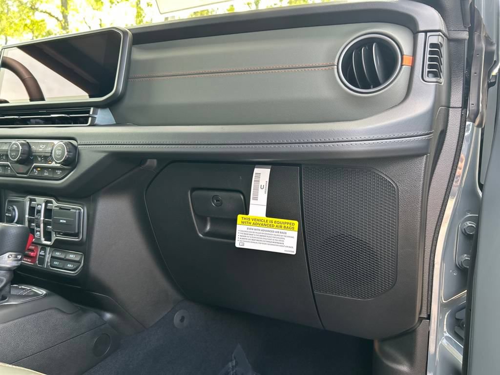 New 2025 Jeep Gladiator Mojave AWD/4WD image 29