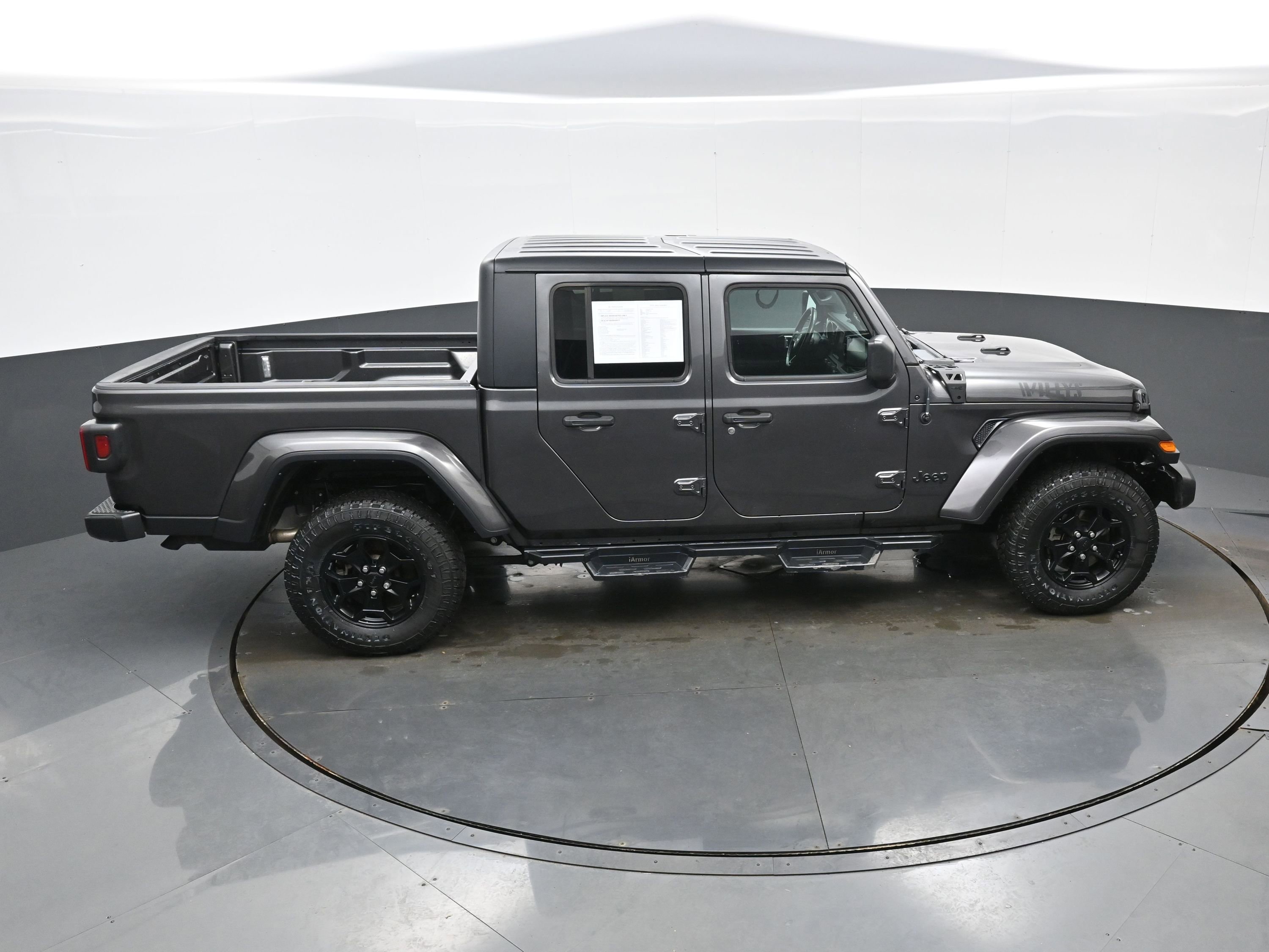 Used 2022 Jeep Gladiator Willys image 36
